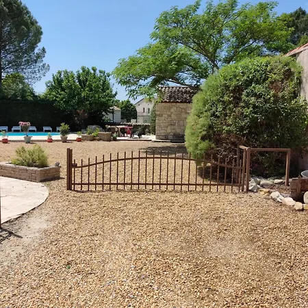 Les Cigales Location En Ardeche à Grospierres